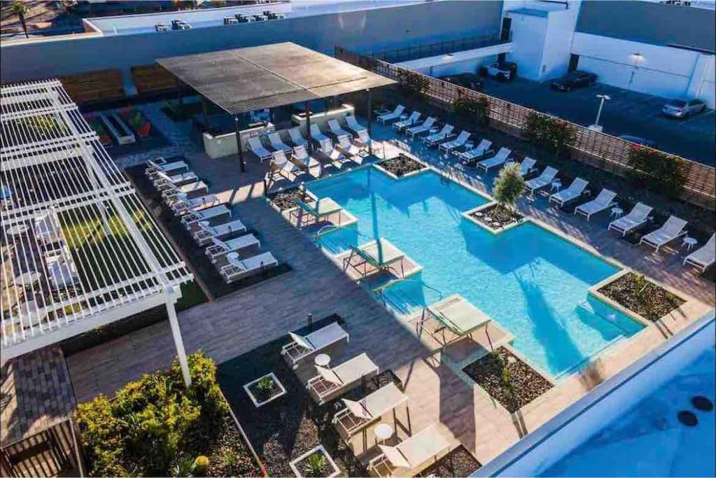 Sun Devil Studio With Rooftop Pool & Clubhouse! เทมปี ภายนอก รูปภาพ